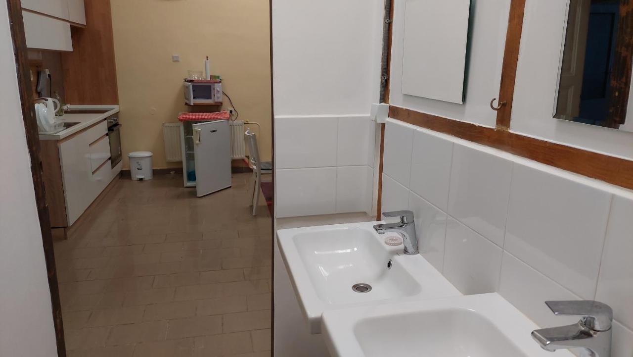 Apartment Corona Кошице Экстерьер фото